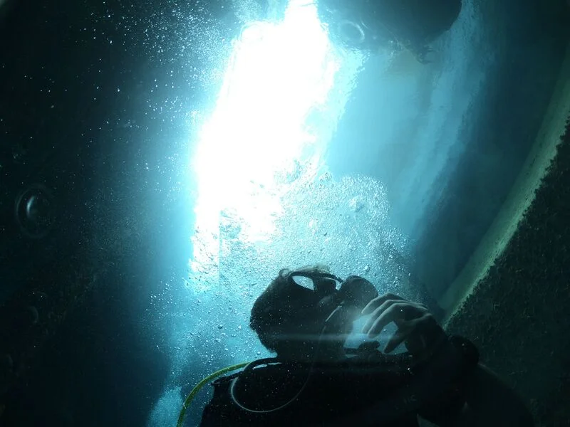 Fear of Diving 5 Psychological Tips to Stay Calm Underwater 3